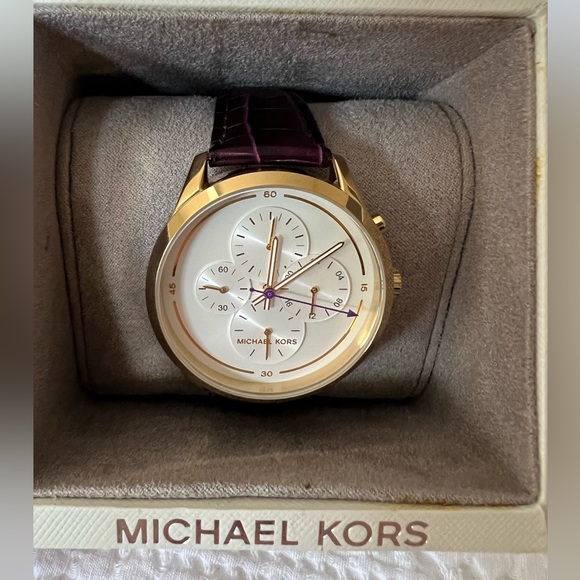 NWT in Box Michael Kors Watch - Picture 2 of 5